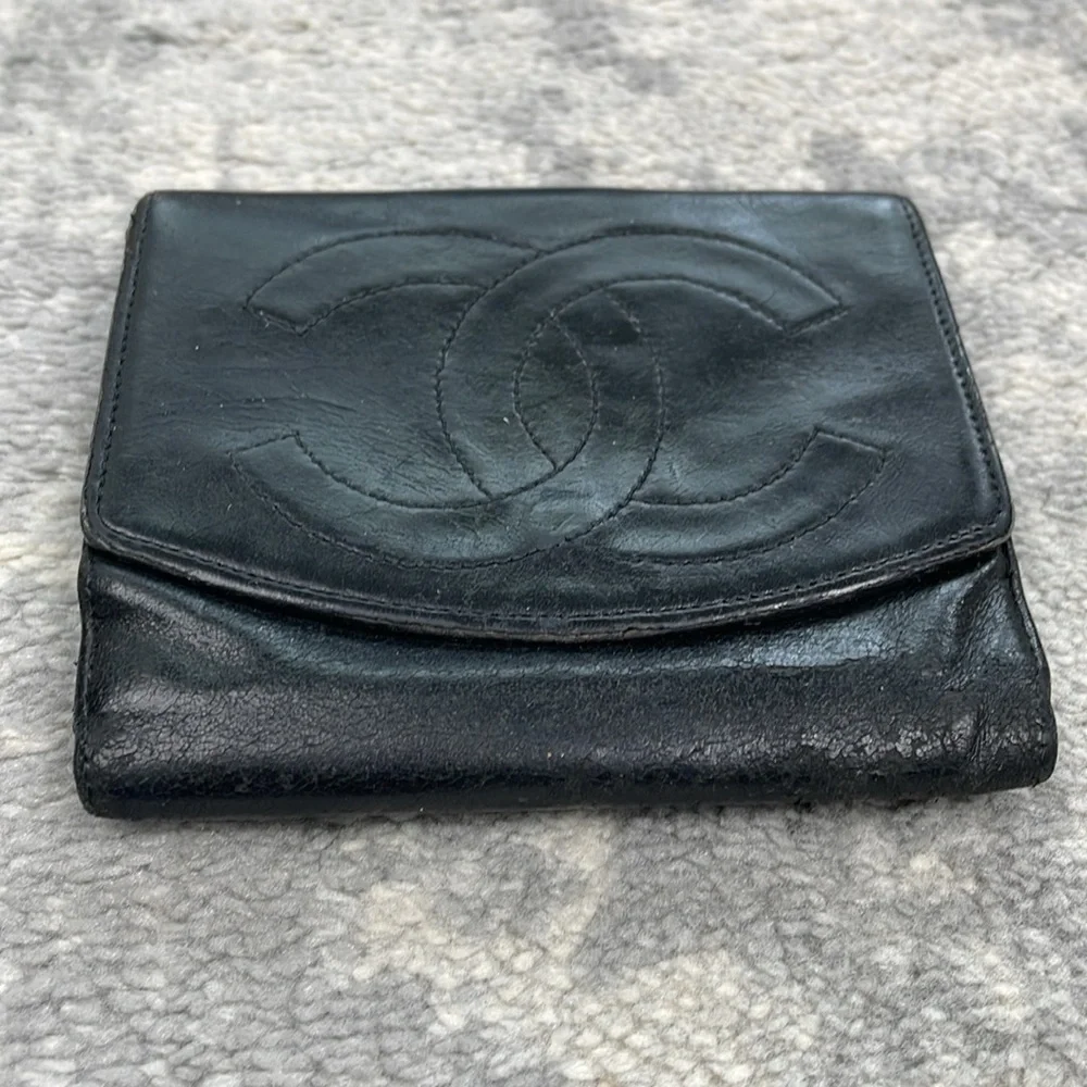 Chanel Caviar Skin Black Leather CC Bifold Compact Wallet Luxury Designer
